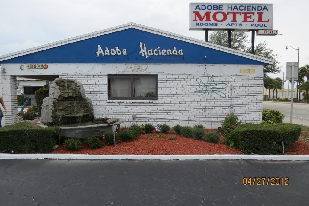 Adobe Hacienda Motel Голлівуд Екстер'єр фото